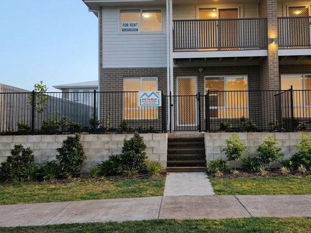 Townhouse for rent in Toombul, Queensland