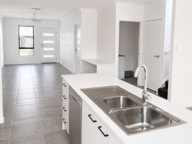 Townhouse for rent in Toombul, Queensland