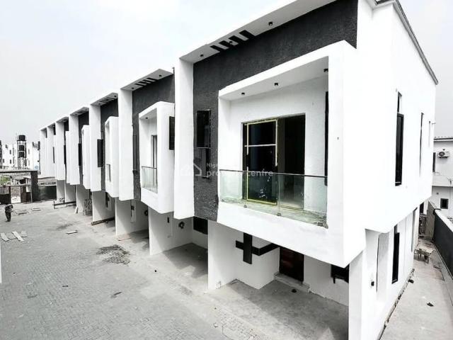 Detached house for sale in Lekki, Lagos
