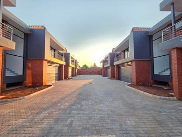 House for rent in Waterkloof, Gauteng