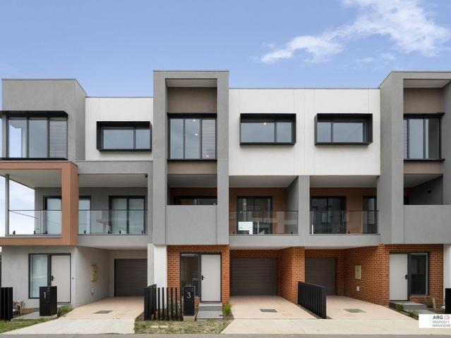 Townhouse for rent in Casey Green, Melbourne