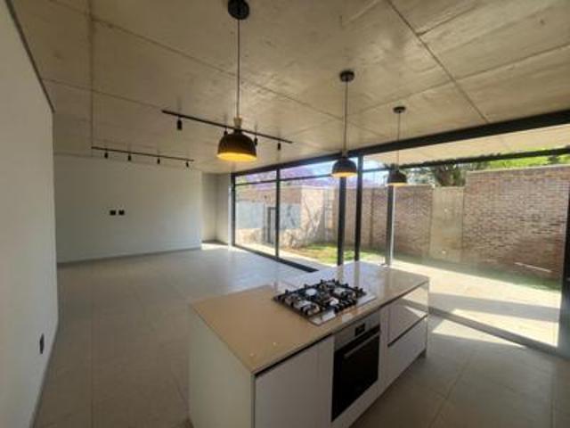 Townhouse for rent in Waterkloof, Gauteng