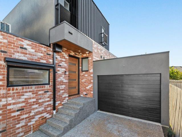 Townhouse for rent in Camerons Creek, Victoria