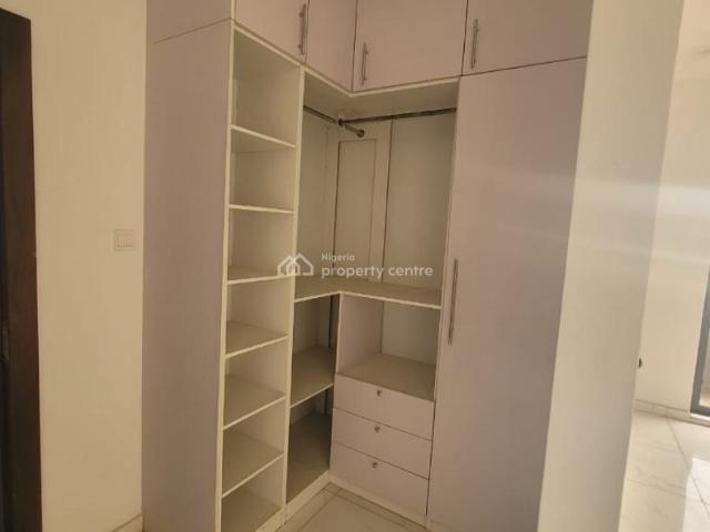 Flat for rent in Eti Osa, Lagos