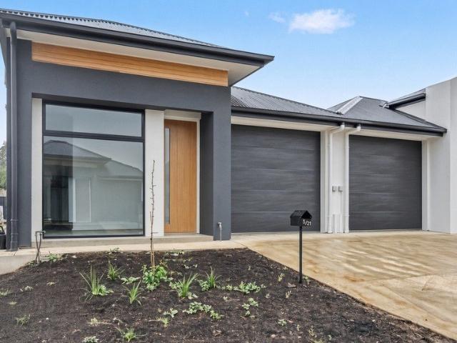 House for rent in Parafield Gardens, Adelaide