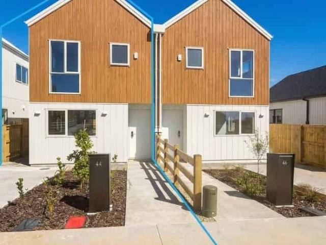 Townhouse for rent in Awhitu