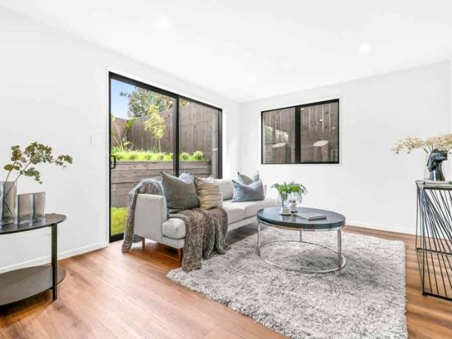Townhouse for rent in Sunnynook