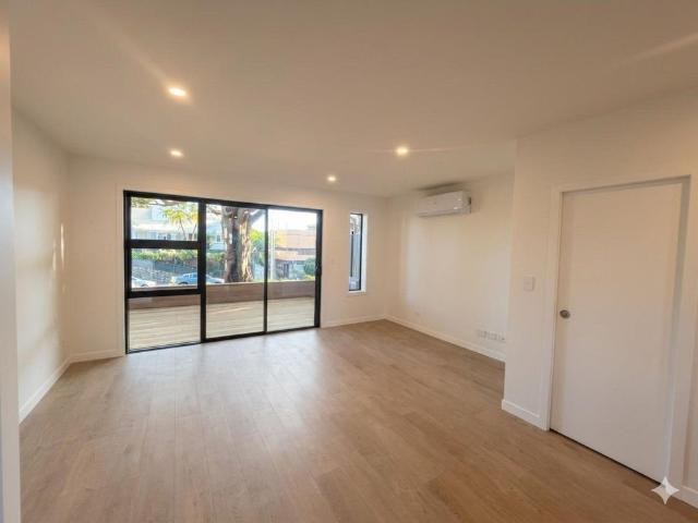 Townhouse for rent in Hillsborough, Taranaki