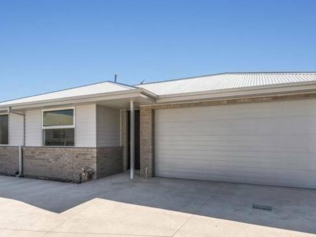 House for rent in Victoria