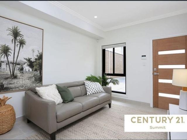Townhouse for rent in Sydney, New South Wales