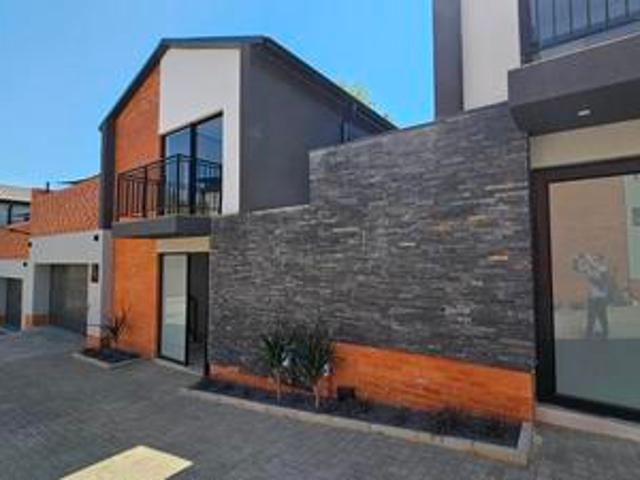 Townhouse for rent in Alexandra, Gauteng
