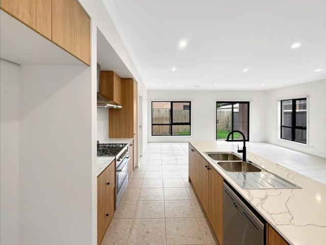 Townhouse for rent in Camerons Creek, Victoria