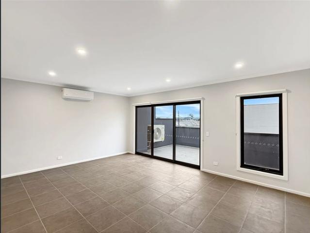 Townhouse for rent in Camerons Creek, Victoria