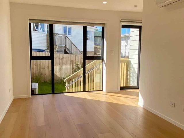 Townhouse for rent in Wairau Valley
