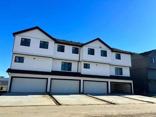 Townhouse for rent in Jensen Lakes, St. Albert