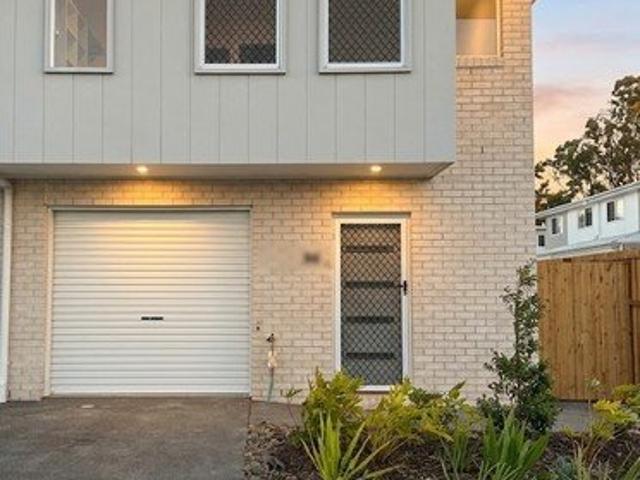 Townhouse for rent in Mango Hill, Greater Brisbane