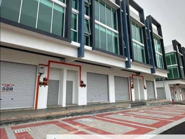 Shop for rent in Malaka