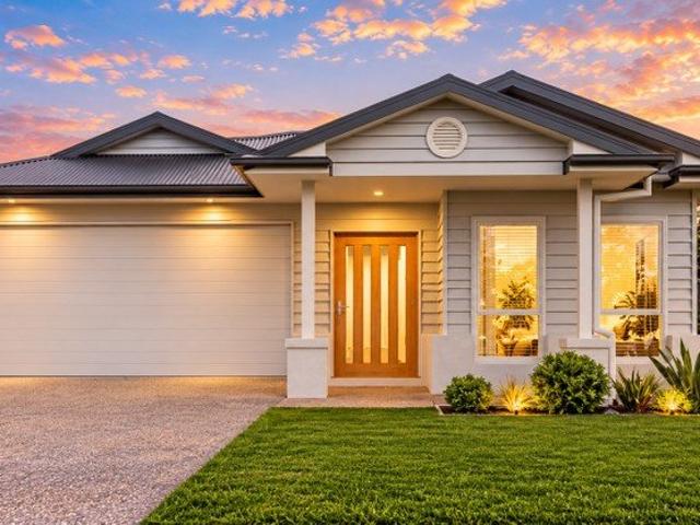 Cottage for sale in Brookhaven, Greater Brisbane