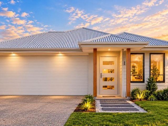 Cottage for sale in Park Ridge, Greater Brisbane