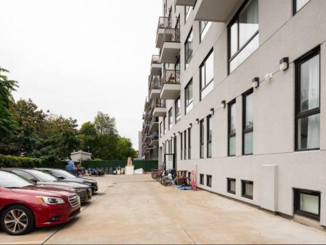 Room for rent in Arverne, New York
