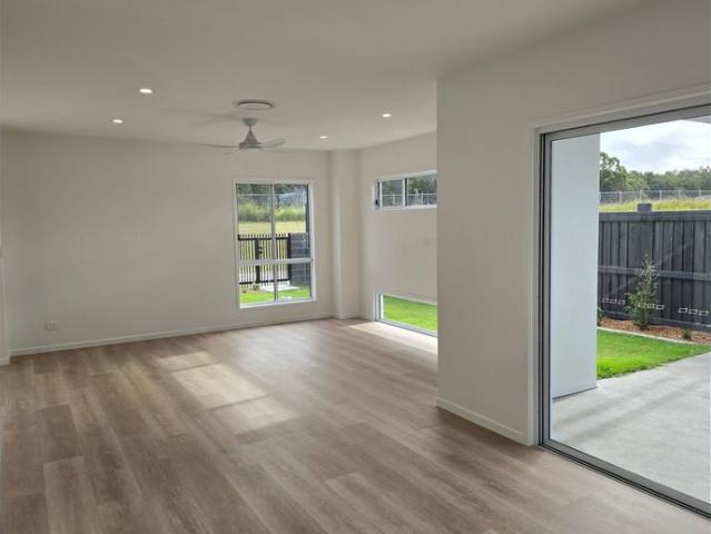 Townhouse for rent in Kings Creek, Queensland