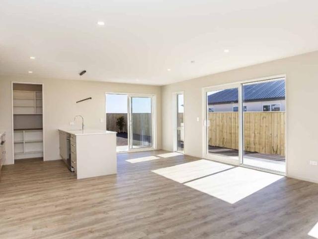 House for rent in Chaslands, Canterbury