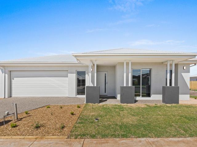 House for rent in Thornhill Park, Melbourne