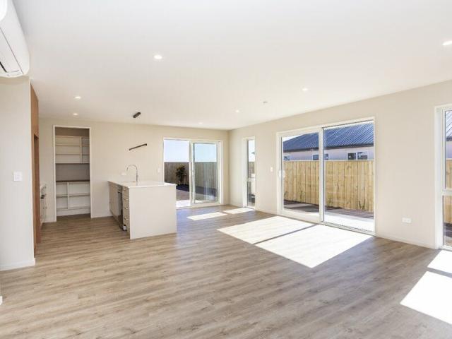 House for rent in Chaslands, Canterbury