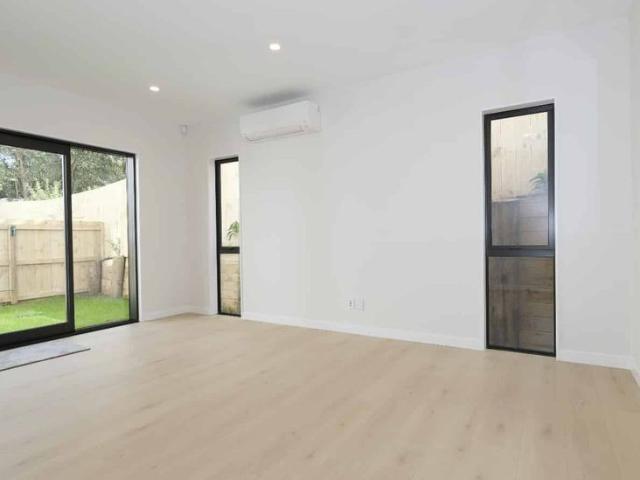 Townhouse for rent in Howick, Oroua County