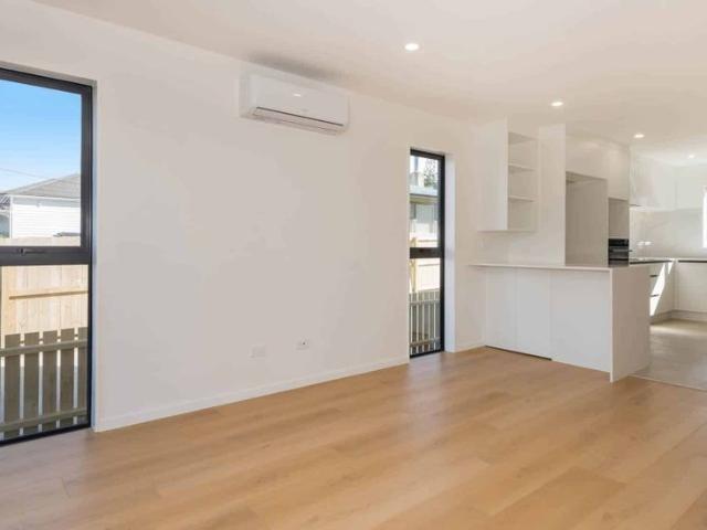 Townhouse for rent in Wairau Valley