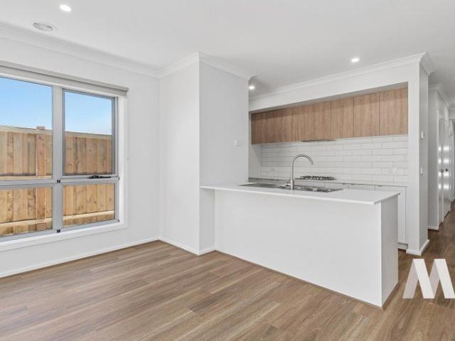 House for rent in Armstrong Creek, Geelong