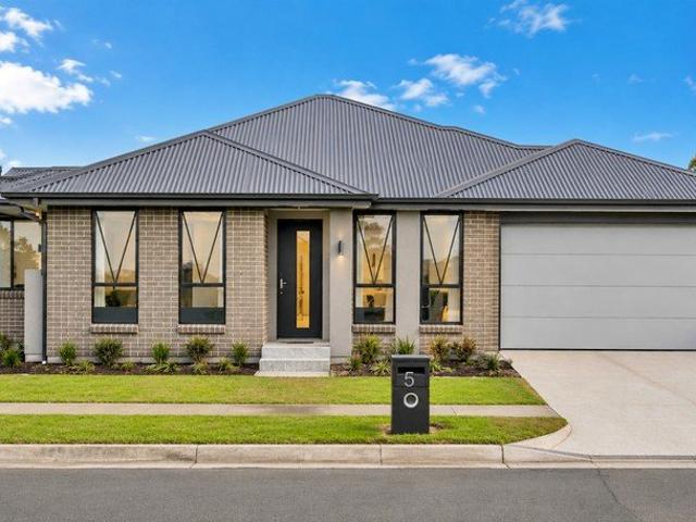 Cottage for sale in Appin, New South Wales