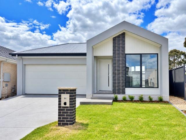 Cottage for sale in Catherine Field, Sydney
