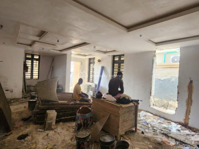 Flat for sale in Surulere , Surulere