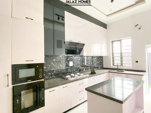 House for sale in Eti Osa, Lagos