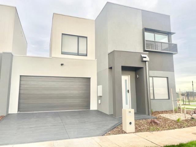 Townhouse for rent in Camerons Creek, Victoria