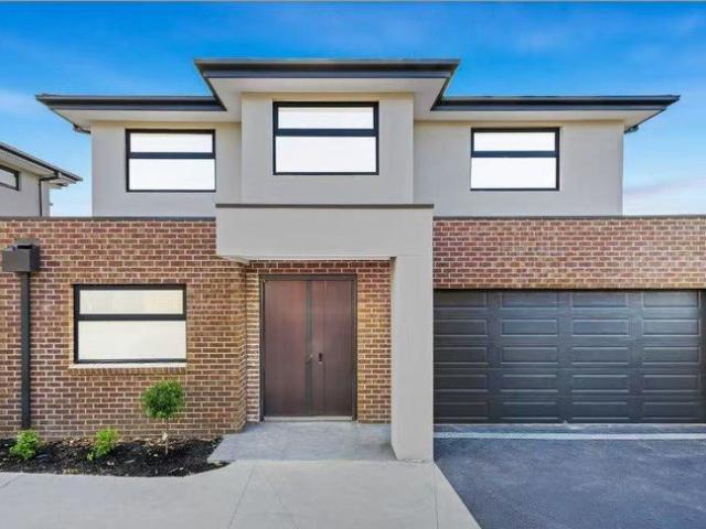 Townhouse for sale in Camerons Creek, Victoria