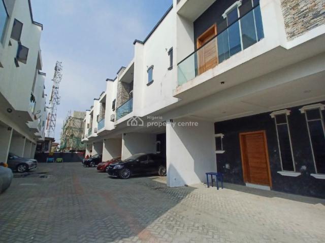 Detached house for sale in Eti Osa, Lagos
