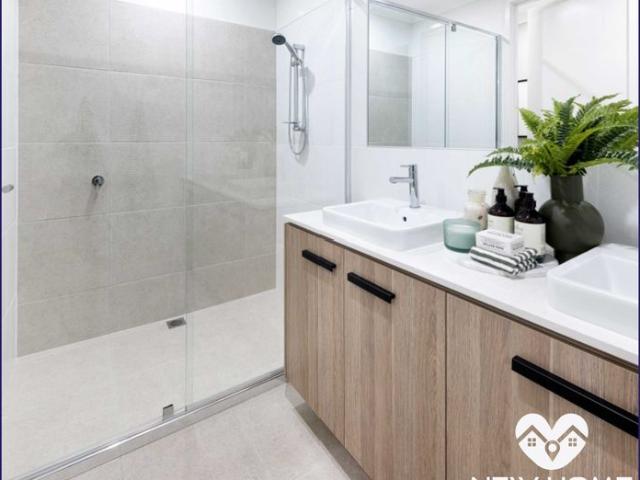 Cottage for sale in Rossmoyne, Western Australia