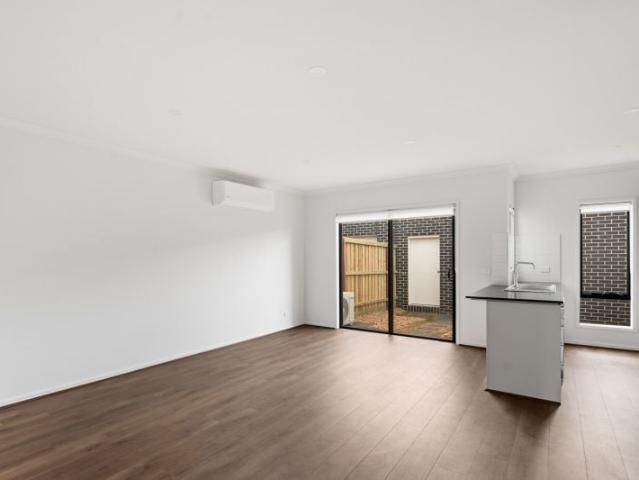 Townhouse for rent in Camerons Creek, Victoria