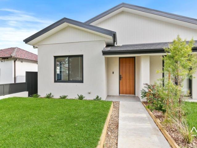 Duplex for rent in Sydney, New South Wales