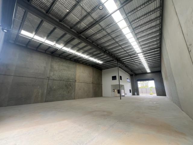 Warehouse for rent in Toombul, Queensland