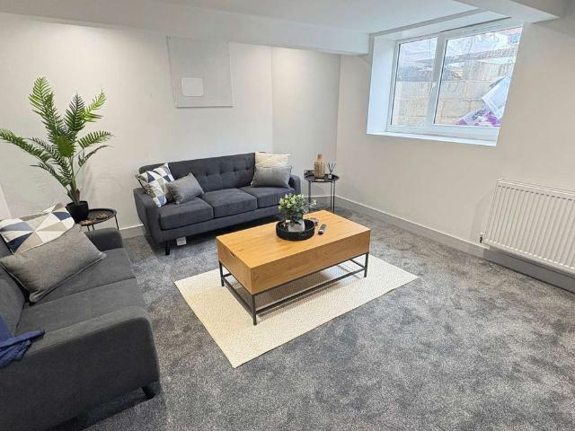 Room for rent in Hunslet, West Yorkshire
