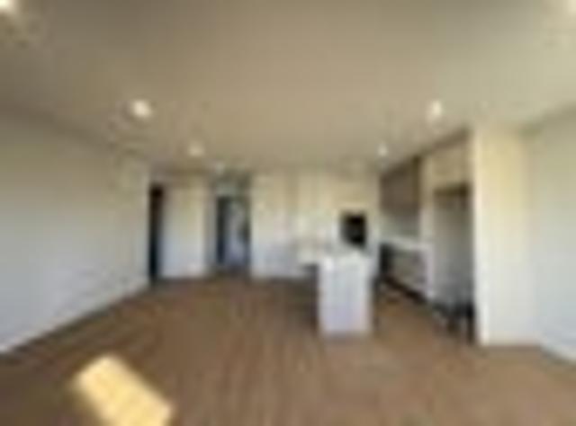 Townhouse for sale in Chaslands, Canterbury