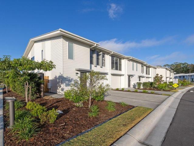 Townhouse for rent in Fernbrook, Queensland