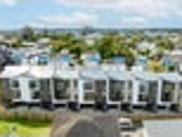 Townhouse for sale in New Lynn, Oroua County
