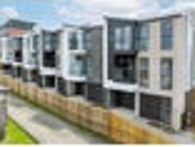 Townhouse for sale in New Lynn, Oroua County