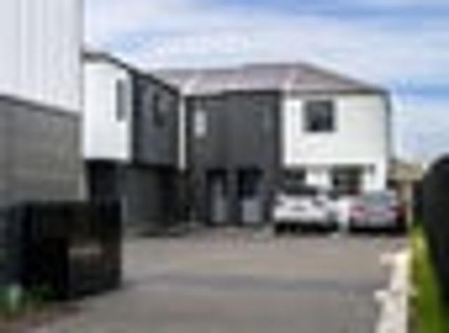 Townhouse for sale in Addington, Canterbury