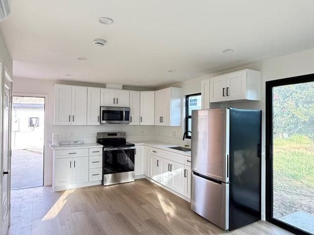Room for rent in Tustin, California