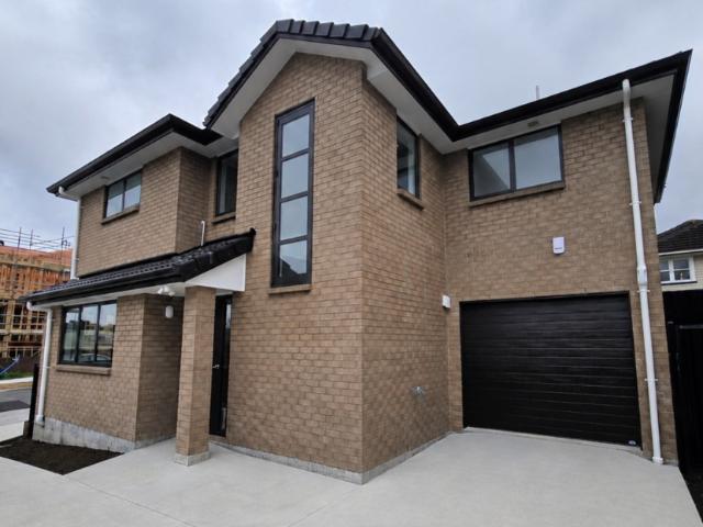 Townhouse for rent in New Lynn, Whau